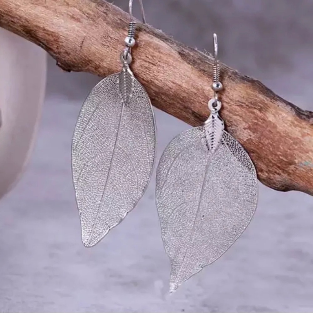 Leaf Earrings in Silver